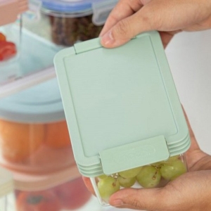 dong-hop-san-pham-bang-hop-nhua